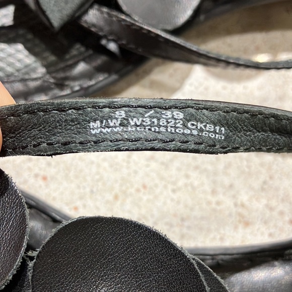 Born Leather Thong Sandals Size 8 - Picture 7 of 7